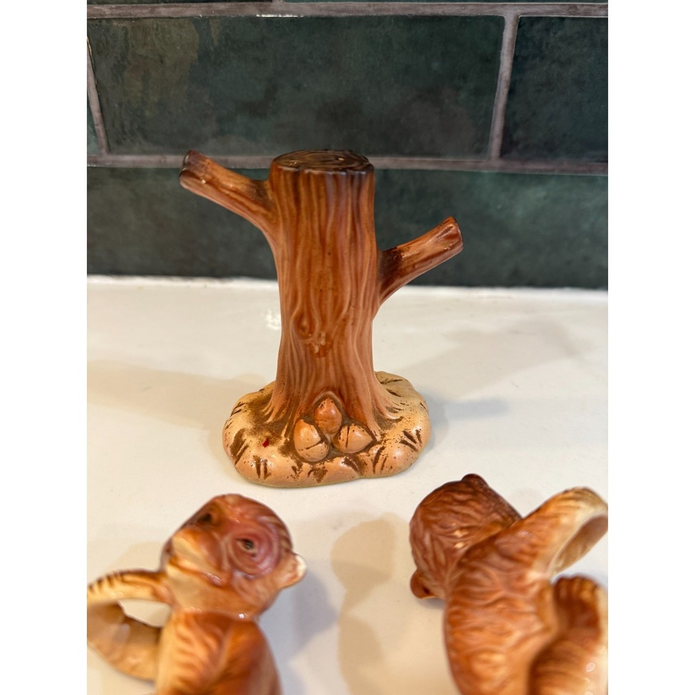 Vintage Porcelain Salt and Pepper Shakers Monkeys Hanging on a tree - Picture 7 of 9